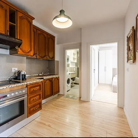 In The Center Appartamento Tirana